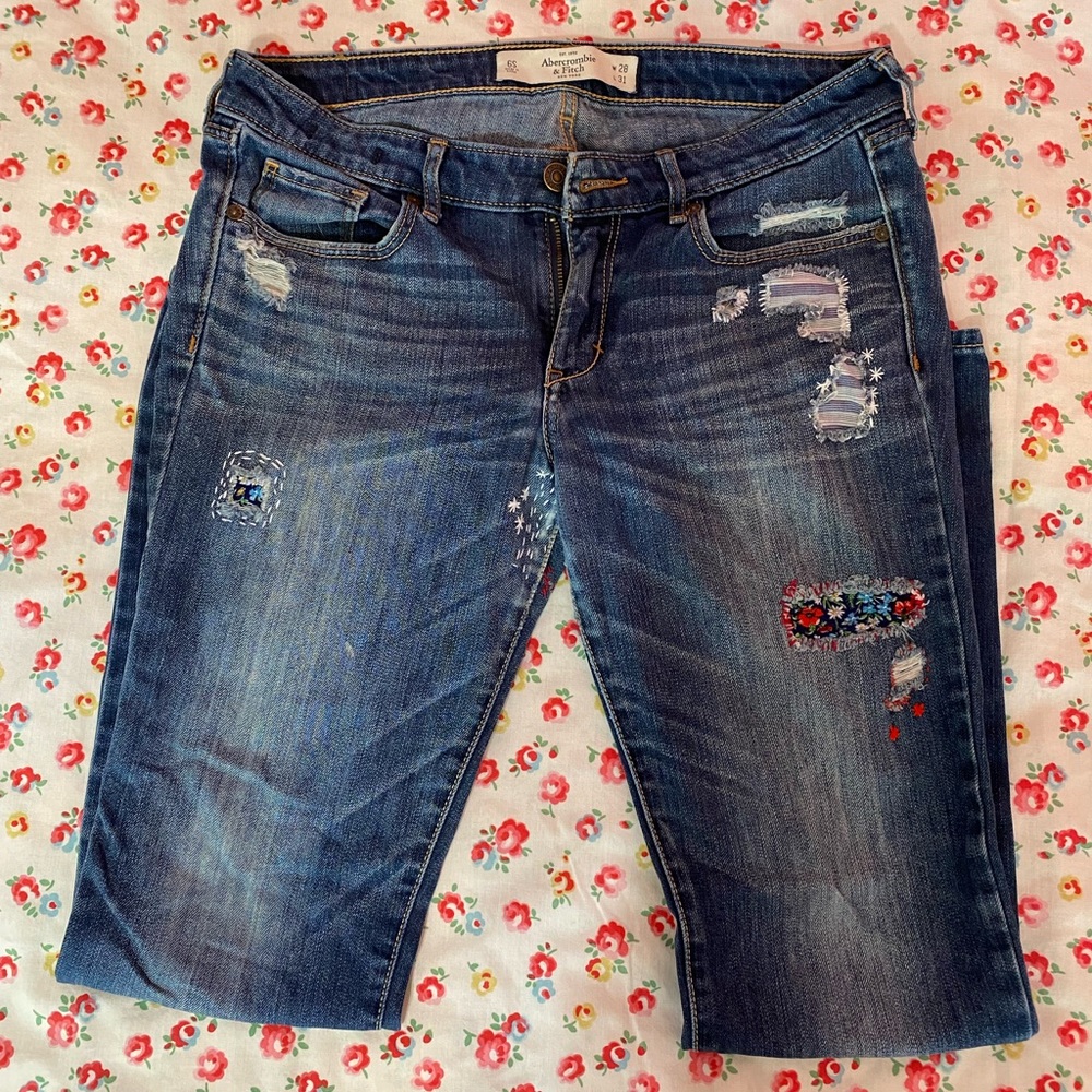 Abercrombie 6s embroidered jeans